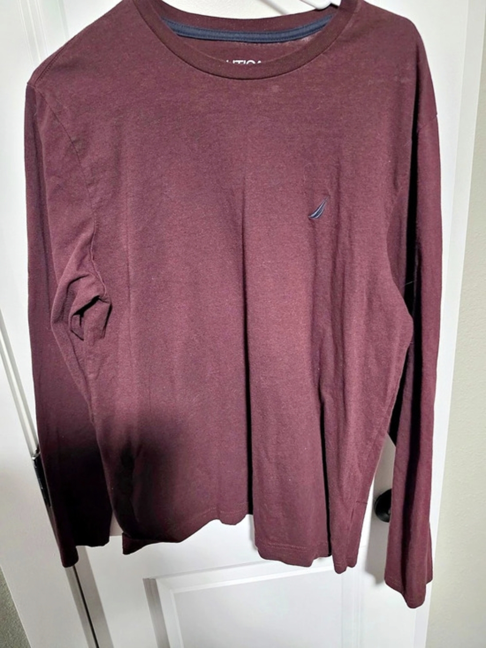 Nautica Long Sleeve Cotton Tee in Burgundy Like New